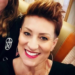 Meet your Posher, Michelle rosina